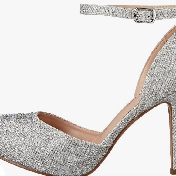 Fabulicious Covet 3 1/2 inch Silver Mesh (floor model) - Picture 3 of 5